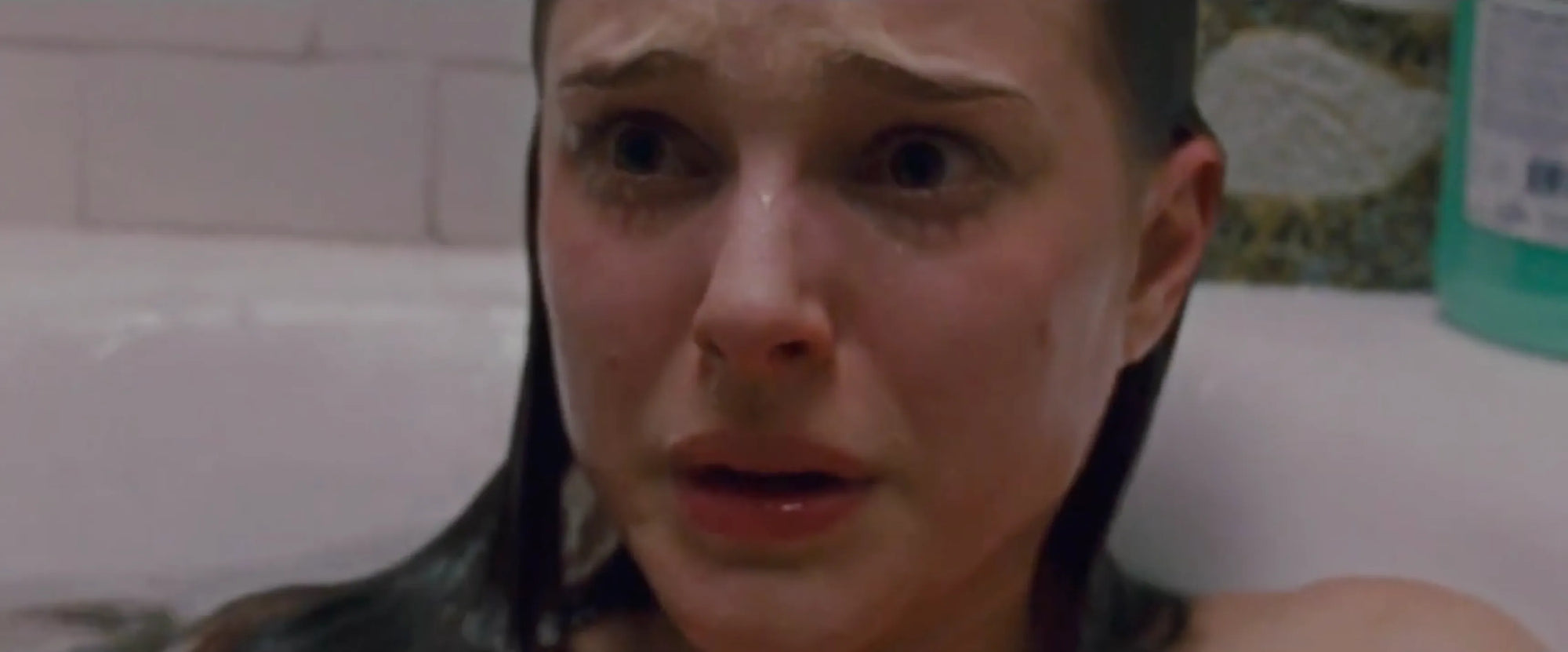Chilling Bubble Bath Scenes In Horror Films TOA Waters chilling-bubble-bath-scenes-in-horror-films-toa-waters