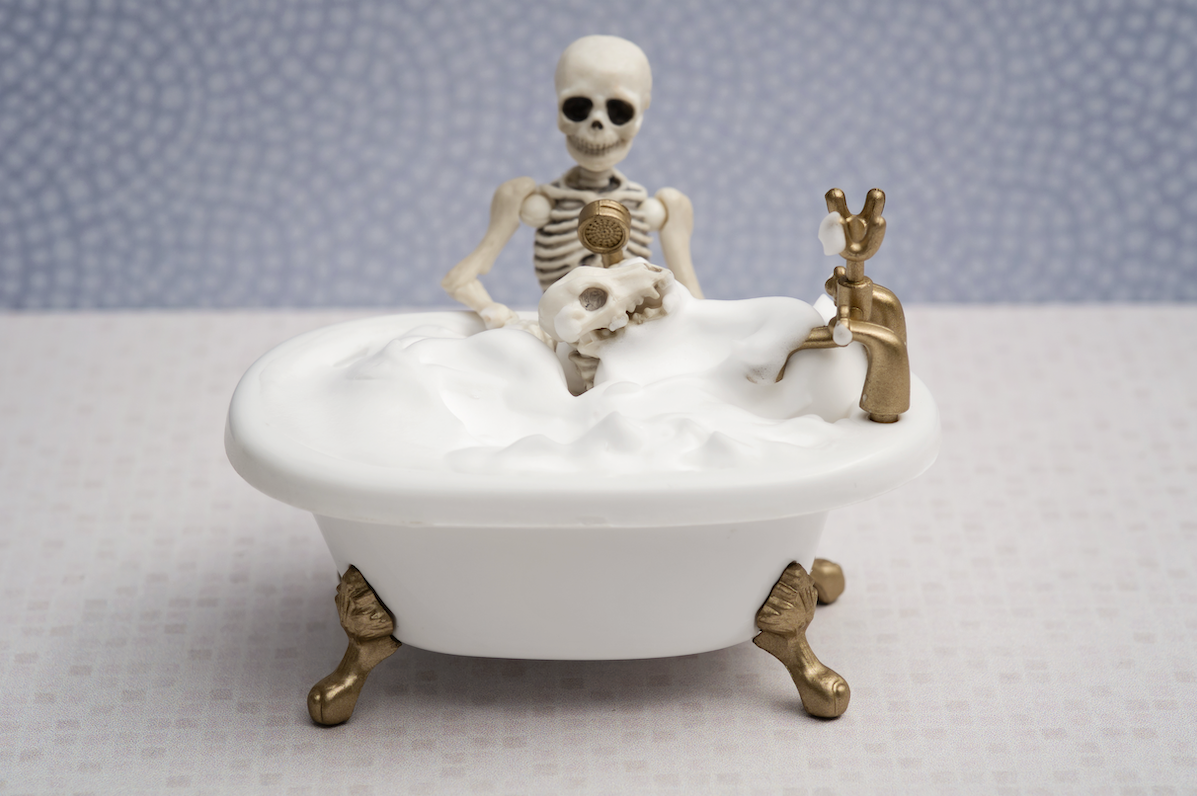 How to Make your Bath Spooky