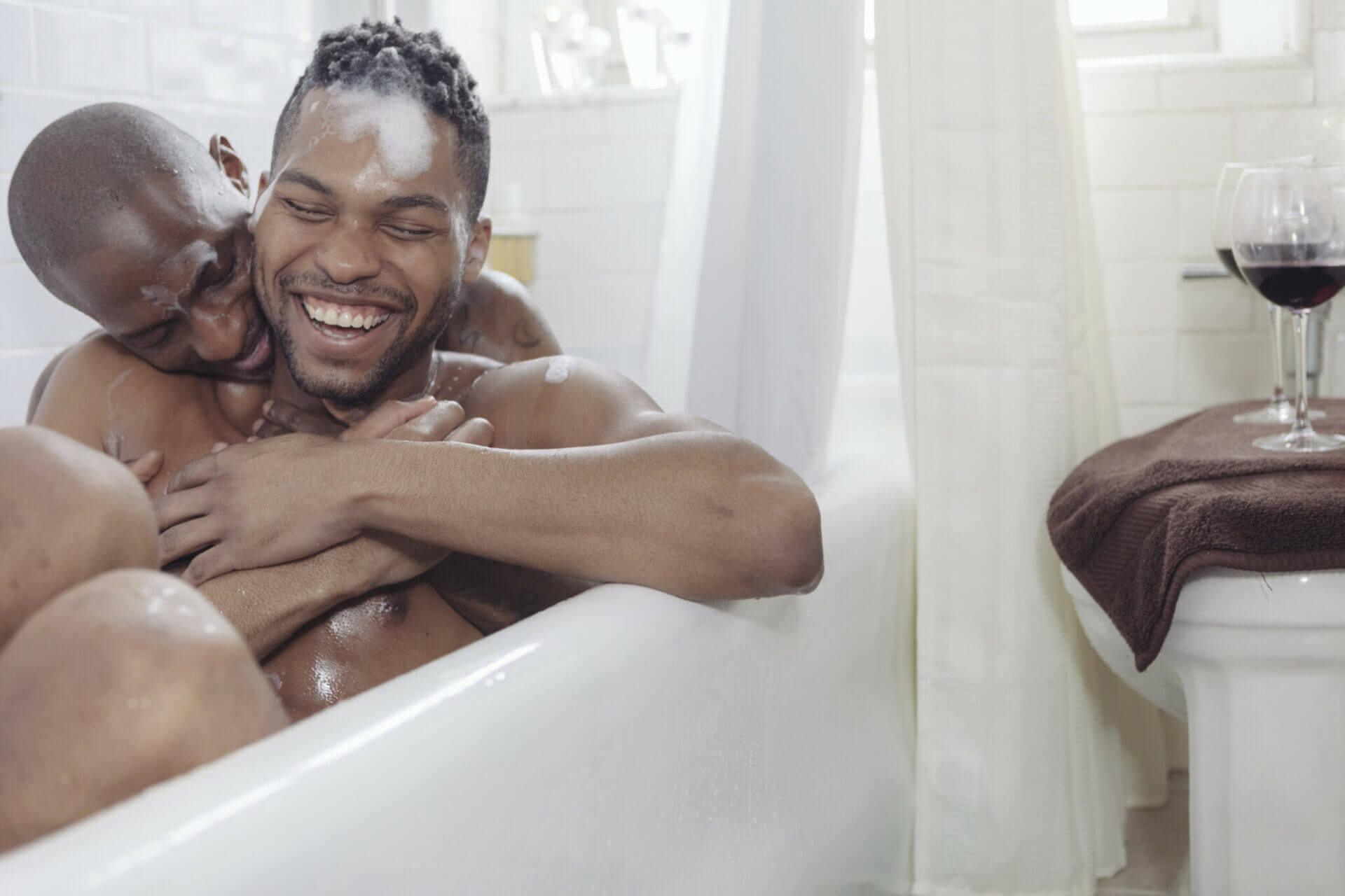 Discover 5 Perfect Wine & Bubble Bath Pairing this Valentine’s Day - TOA Waters